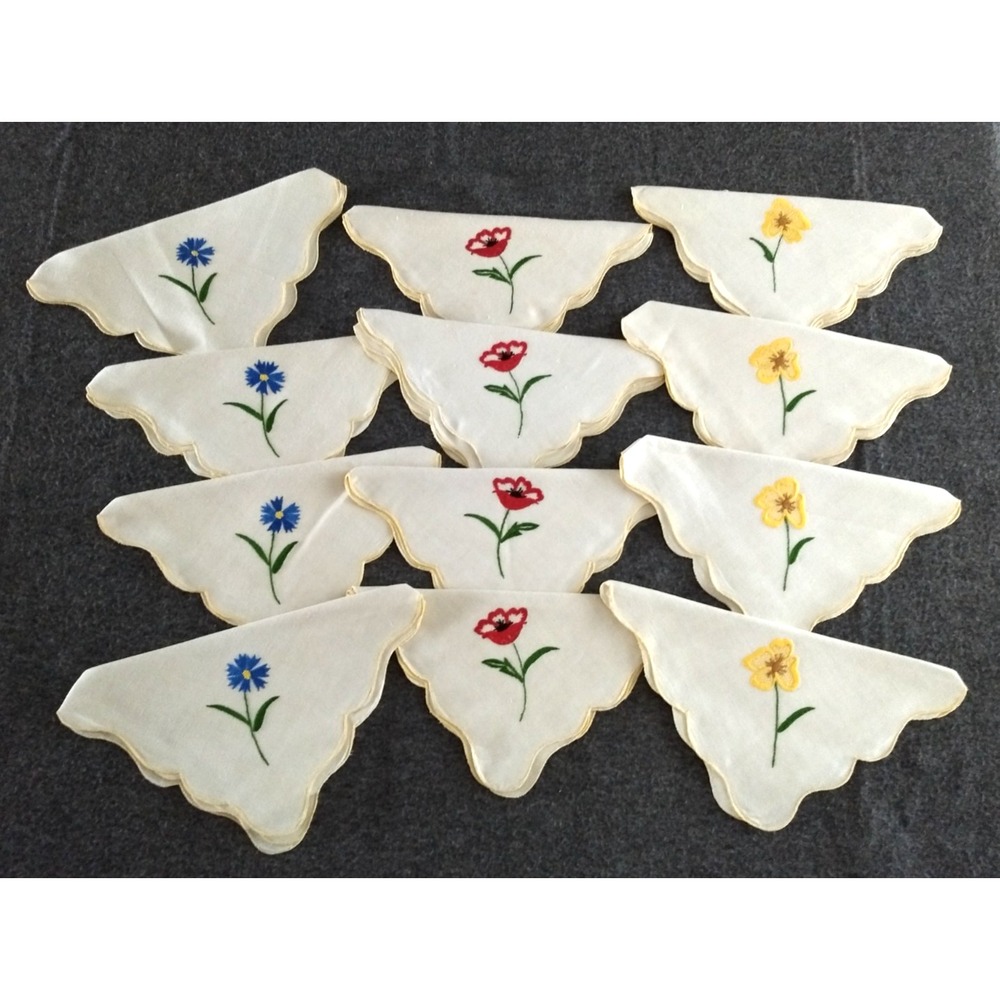 Vintage Hand‎ Embroidered Cloth Dinner Napkins Set/12 Floral Scalloped Edge NEW